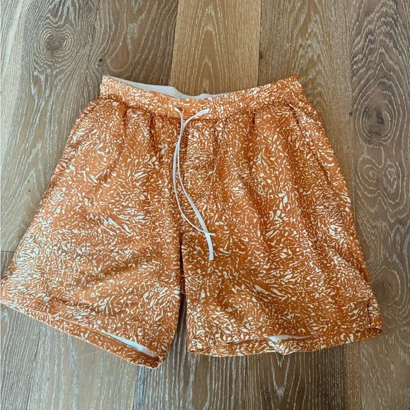 Lululemon men’s pool short 7” - Picture 6 of 10